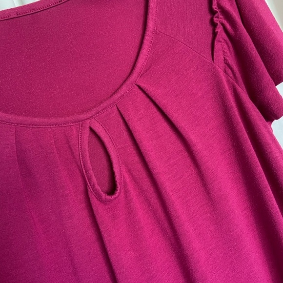 Size-m So Cute Fuchsia Pink Shirt W/o Tags, Pleats& Hole@neckline, Short/sleeve - Picture 6 of 11
